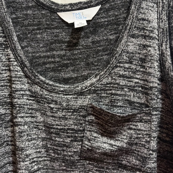 3/$15 Time & Tru rayon blend tank top M(8-10) - Picture 3 of 3